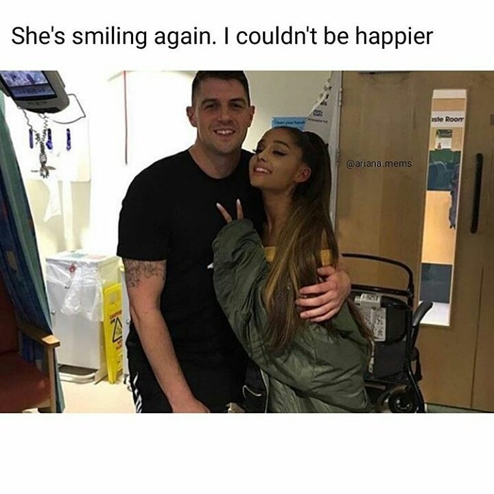 arianaaaxa's tweet photo. these smiles that i've waited for. and i miss her smile so bad. i couldn't be happier seeing her stronger and visited her fans @ArianaGrande https://t.co/SJZLdtsKLU