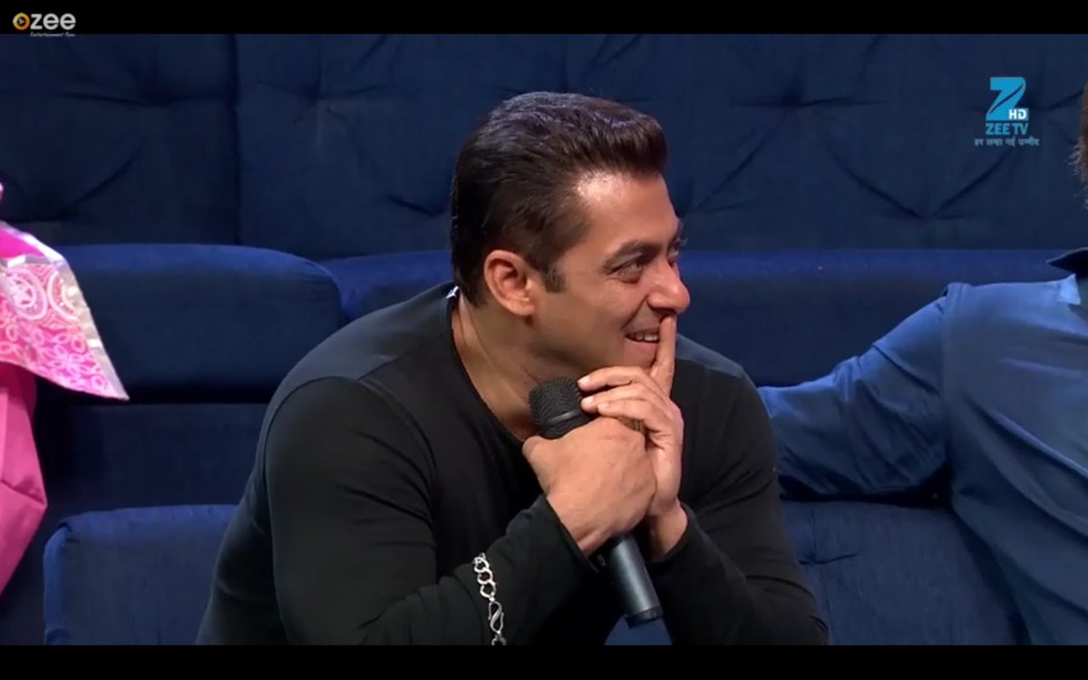 inshaammu's tweet photo. Awww...so cuteee
@BeingSalmanKhan
@SohailKhan #MagicalEpisode
#Tubelight promotion #TubelightOnSaReGaMaPa #TubelightKaBhaihood https://t.co/d4ToXOGwdX
