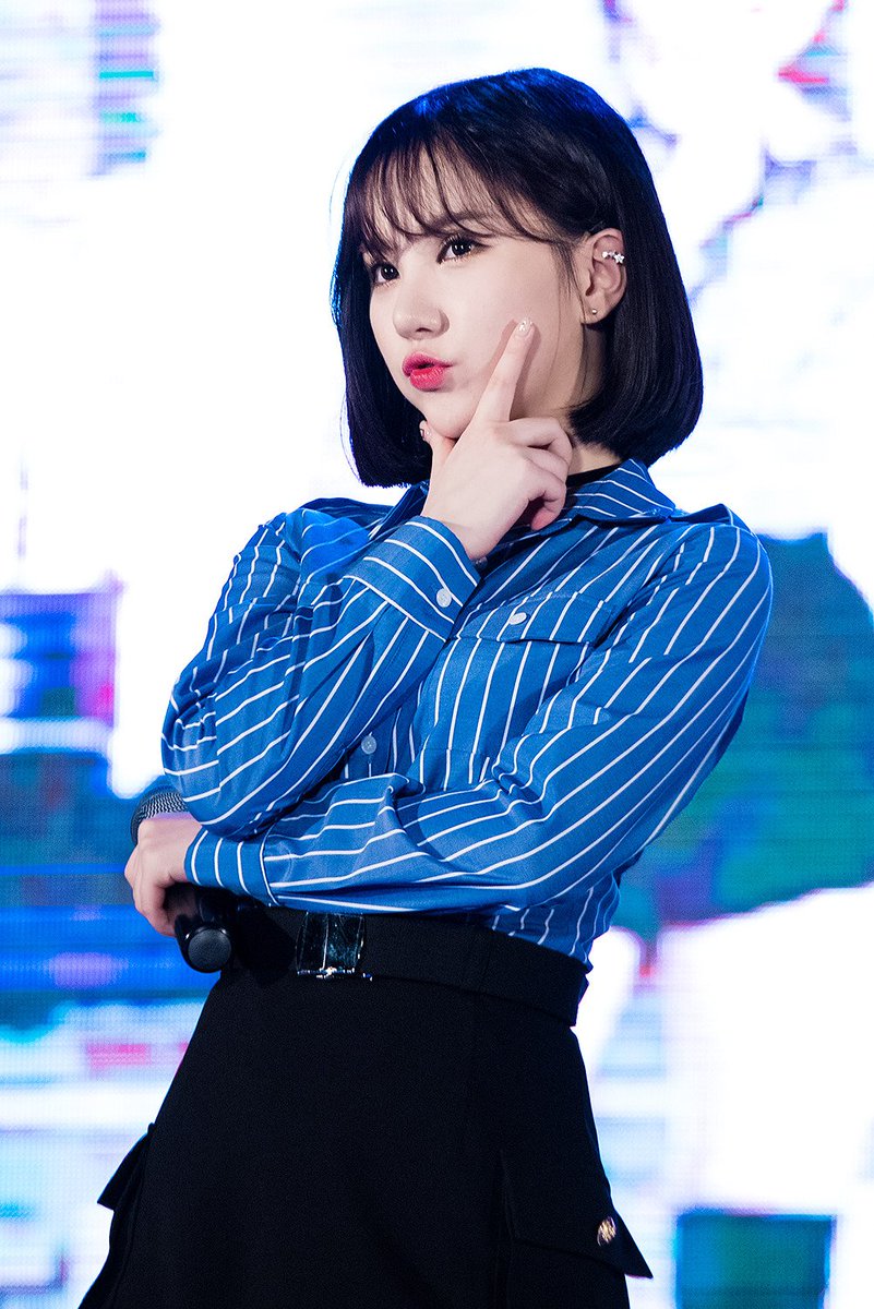 GFRDindonesia's tweet photo. [PICS] 170523 #GFRIEND #EUNHA Wonkwang University Festival ©Maybi530 https://t.co/sKJGEOq9Tr