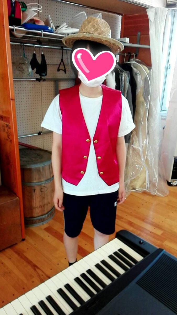 今日ほんとは9:00集合だったんですけど、私疲れちゃってて10:20くらいに着いたんです。
そしたらみんな掃除してて、偉いなぁって思ってたのに、実は1時間くらい遊んでたらしいんですよ…
これで私の社長出勤もチャラですよね〜🤡
(並木)