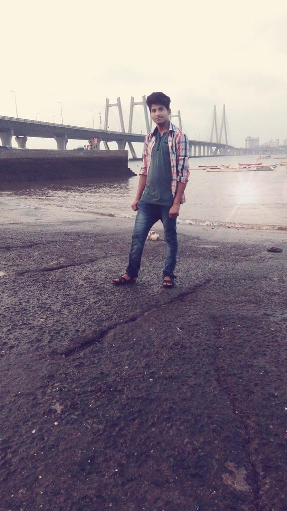 SubhamM53519413's tweet photo. #ज़िन्दगी ☺ #किस्तो_मे ☝ #जी_कर 😌 क्या #करोगे,
#रिश्तों 👫 में #जी_कर ☝देखो, #इसका_मजा 😍 ही #कुछ_अलग है ।।😍😘👫 https://t.co/iWq7vBKybh