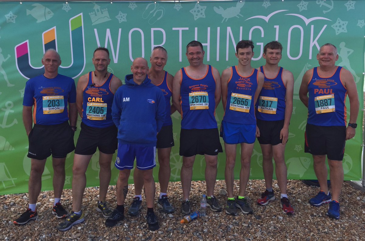 Managed to gather a few more runners together for a team pic #running #worthing10k #run