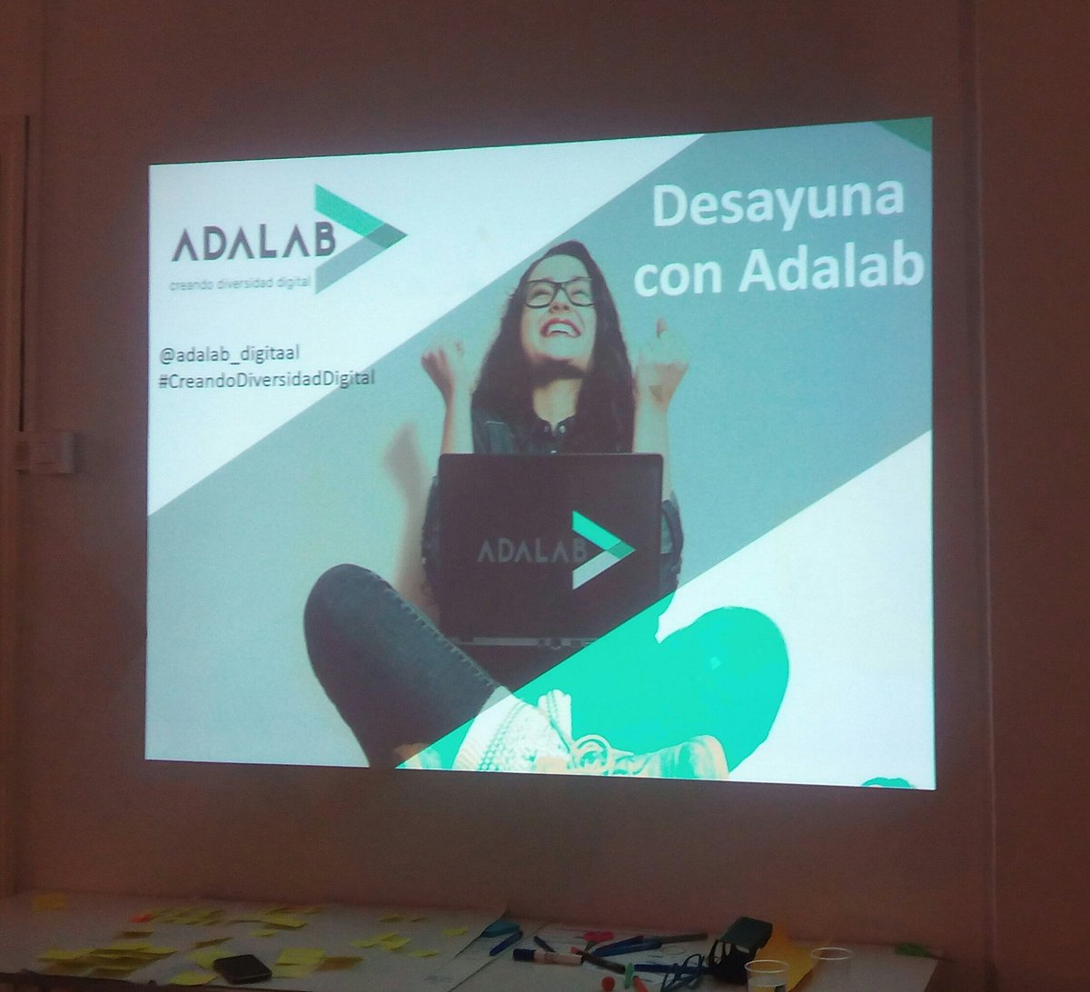 Red_Auna's tweet photo. Disfrutando del último día del #SocialFinde en @espaciogeranios con @AdaLab_Digital #CreandoDiversidadDigital #ComparteInspiraTransforma 🔄 https://t.co/oI6KPEtgPQ