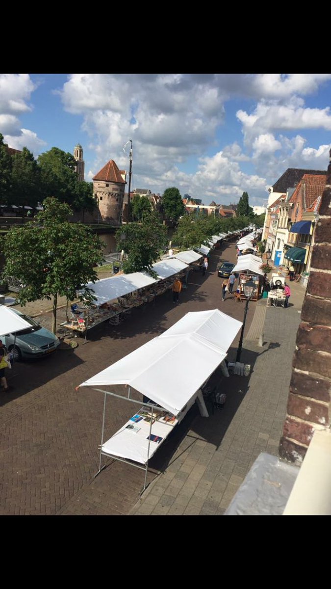 Dat ziet er mooi uit! #boekenmarkt #zwolle #thorbeckegracht