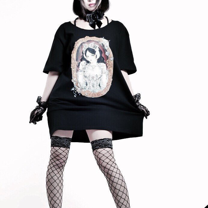 石榴 4 11艶惨 A Twitter 1枚目イラスト大きめバージョン 2枚目イラスト小さめバージョン ハーネススカートやコルセットベルトと合わせたい 画像からワンスポ公式から拝借