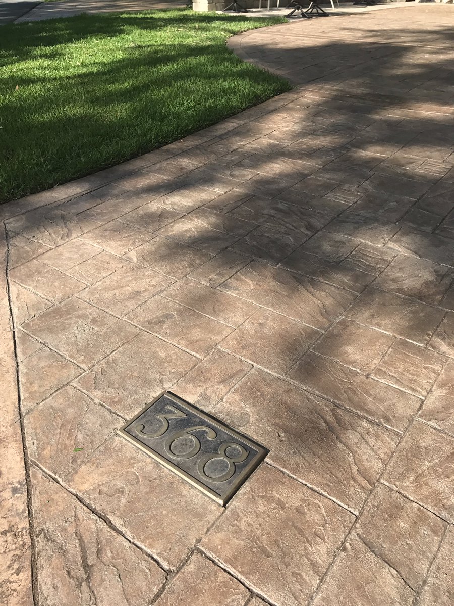 DecoConcDesign's tweet image. #olderstampedconcrete #stillbeautiful #concretehiltonhead #hiltonheadisland