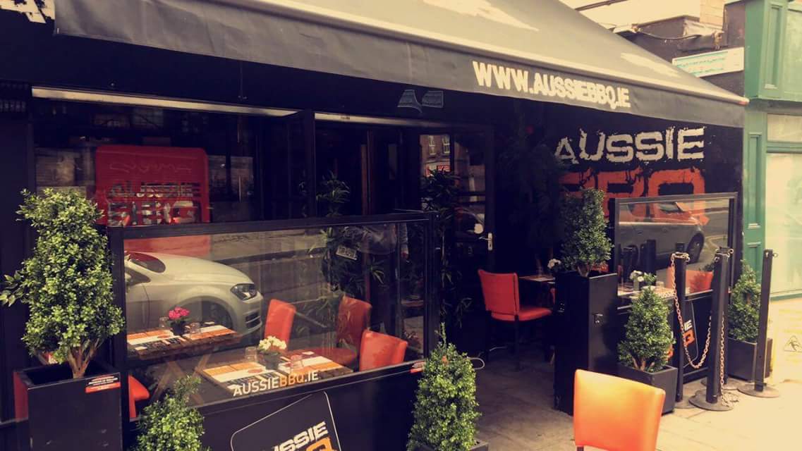 aussie_bbq's tweet photo. Catch a little bit of the nice weather and have a delicious lunch or an early dinner in our outside seating area!!! 🌞🌞🌞🌞 #OriginalAussieBBQ https://t.co/lVmkVF5MQ0
