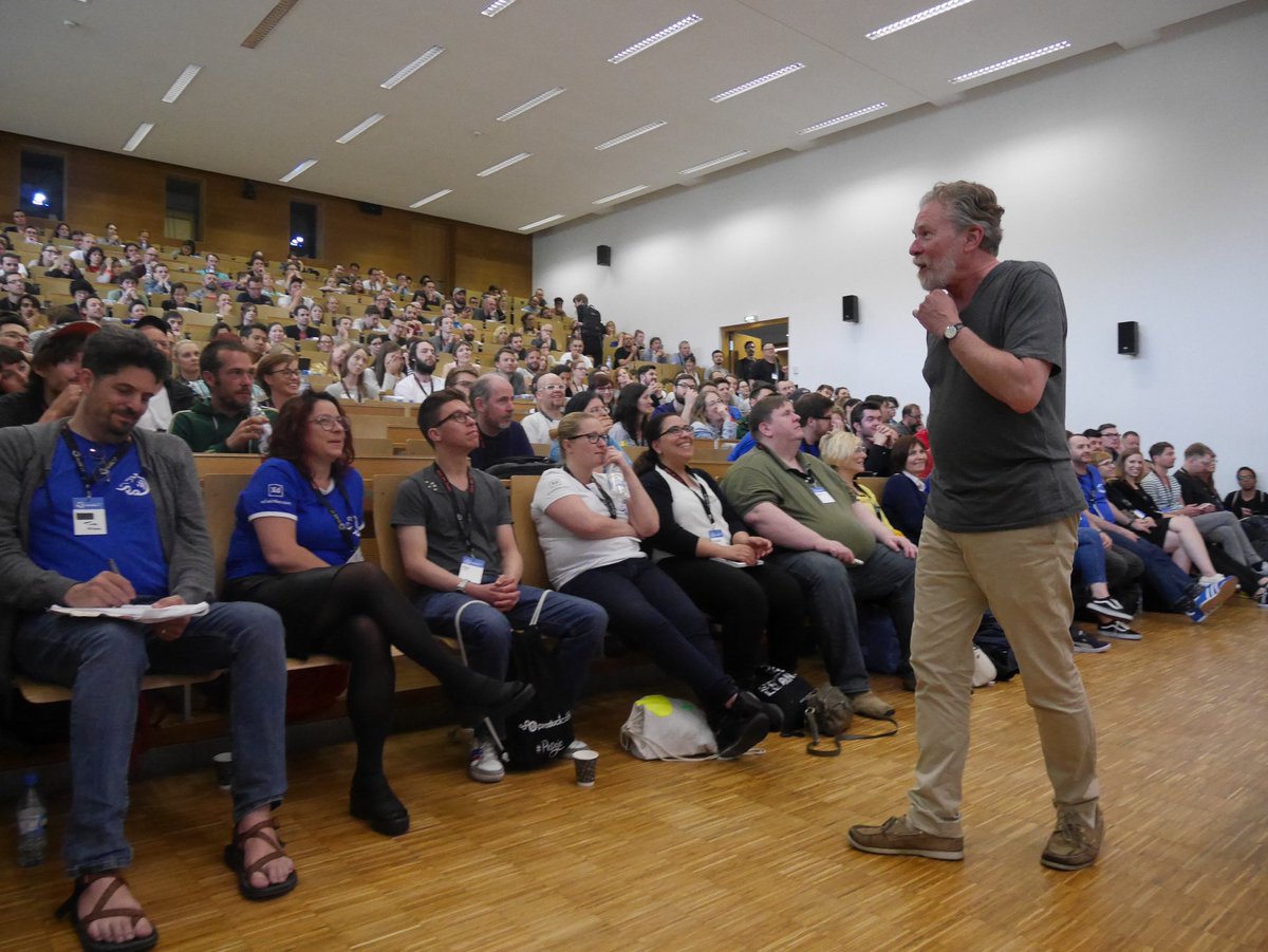 uxcampeurope's tweet photo. a packed audience is listening to @elreiss, too many of us a ritual we wouldn’t miss. #uxce17 https://t.co/mgu80k8pVx