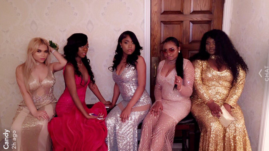 hateonmo's tweet image. when all your friends act up for prom 😍😈