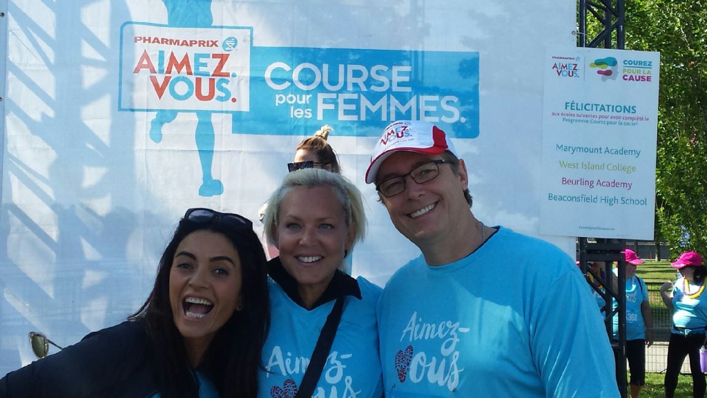.<a href="/Diaz_Alex/">Alexandra Diaz</a> et <a href="/Sophiepregent/">Pregent sophie</a> avec Eric Bourchard, VP de Pharmaprix à la #CoursePourLesFemmes #PHARMAPRIXAIMEZVOUS ce matin.