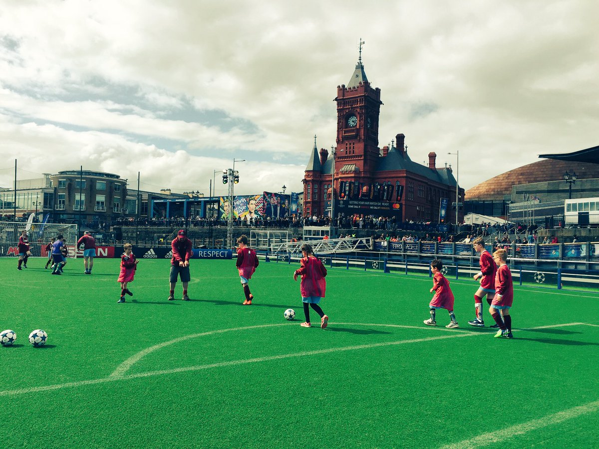These children do not let their disability stand in their way #Respect #UCLfinal 👍 💙