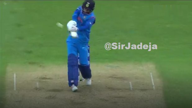 SirJadeja's tweet image. RT If You Loved This Vintage Yuvraj Singh Special Shot. 🇮🇳🙏🏾

#INDvPAK #INDvsPAK #PakvInd #PakvsInd #Yuvi #YuvrajSingh #indiavspakistan