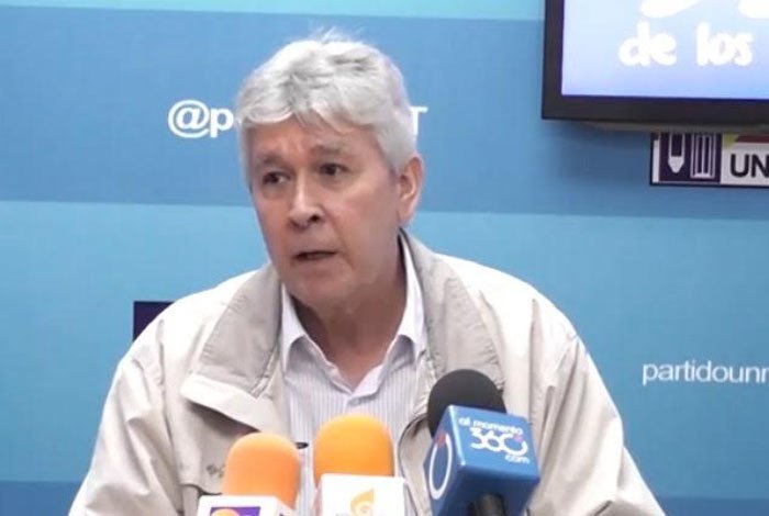 Fernando Camino: “Aumento del salario mínimo es un fiasco” Solo alcanza para comer una semana,  shar.es/1Rxf9x