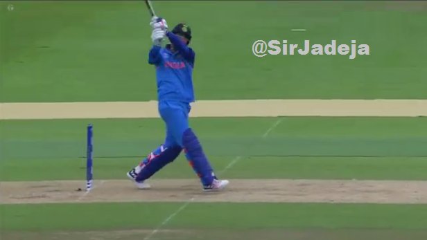 SirJadeja's tweet image. RT If You Loved This Vintage Yuvraj Singh Special Shot. 🇮🇳🙏🏾

#INDvPAK #INDvsPAK #PakvInd #PakvsInd #Yuvi #YuvrajSingh #indiavspakistan