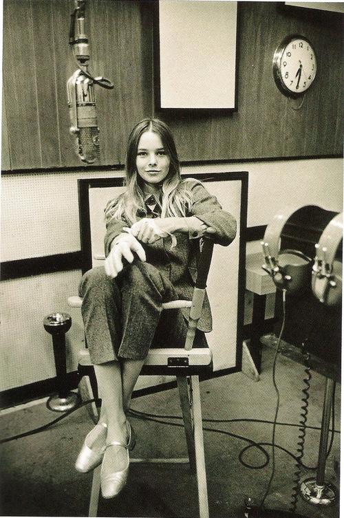 Happy Birthday to Michelle Phillips, who turns 73 today! 