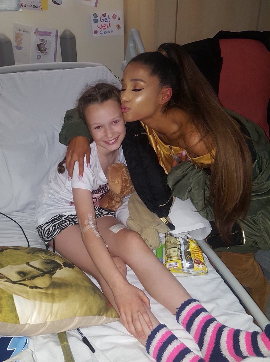 Thisiswhywe's tweet photo. ほんとにいい人😍😢
かっこいい🎤
#PlayForManchester https://t.co/JmvW03UKrb