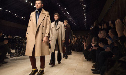 ecommerceweek1's tweet photo. The @Burberry approach to #omnichannel #investment  >>>https://t.co/OYcOX9q8Hv #ecommerce #mobile https://t.co/vV5yLk6Zlw