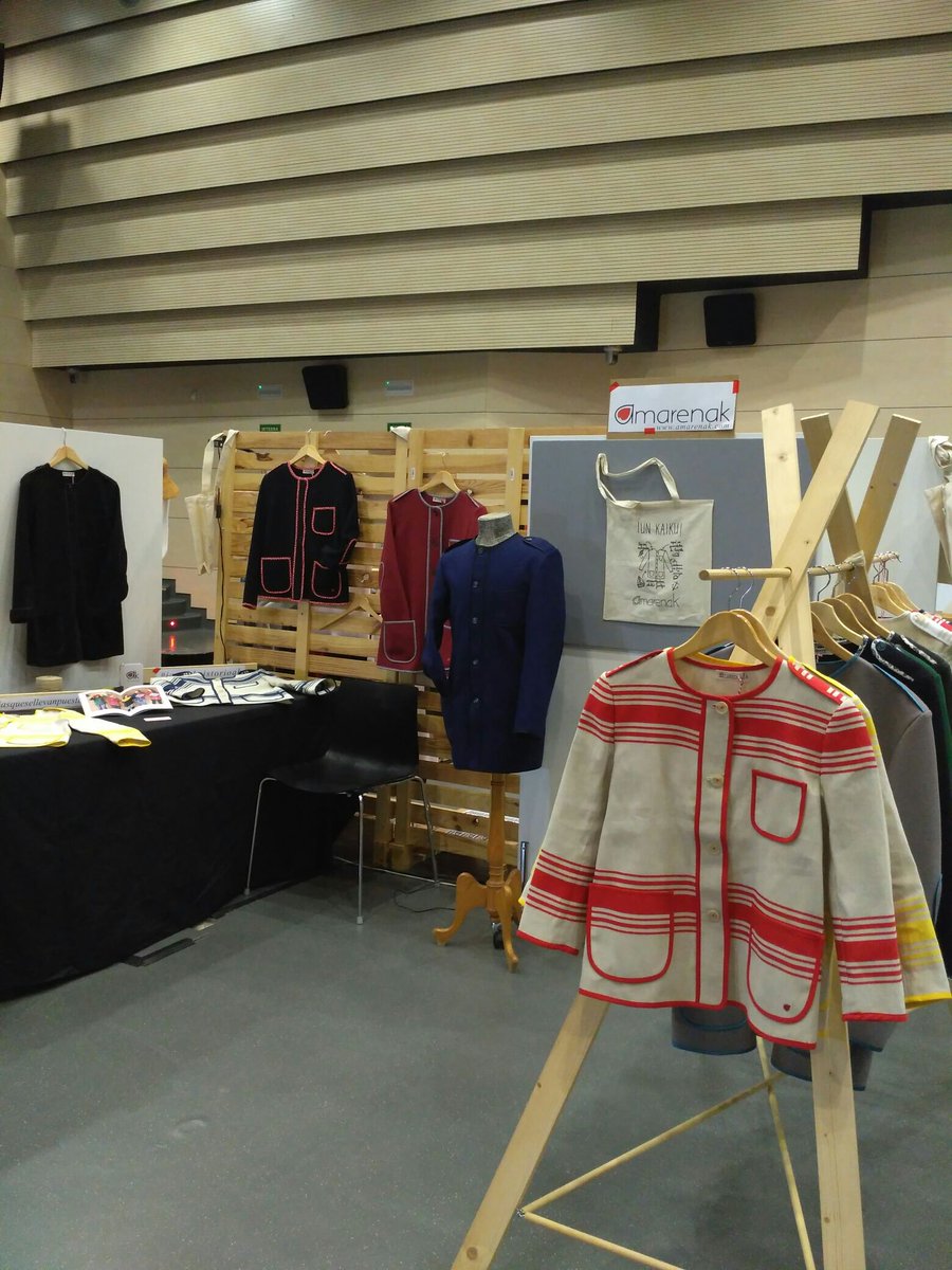 Amarenak's tweet photo. Aquí os esperamos otra vez! Con nuestros nuevos #kaikoutil en @basque_market en Itsas Etxea #Fuenterrabia! #historiasquesellevanpuestas https://t.co/aiyIUg1DsW