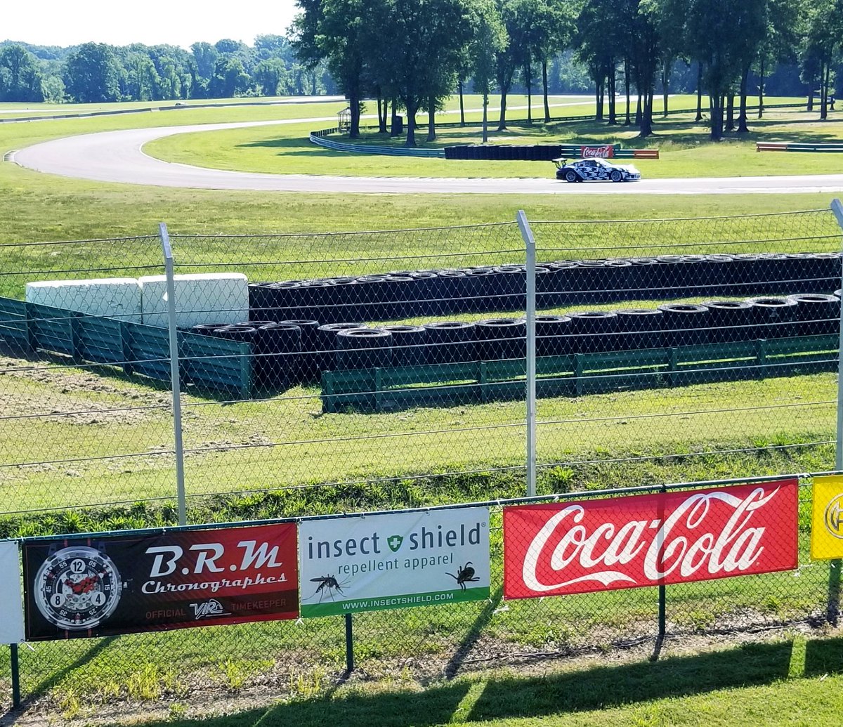 BRMamericas's tweet photo. #SundayFunday from @VIRNow as @HSR_race #historic #racing continues...🏁 #BRM #OfficialTimepiece https://t.co/MhhMfdaYHK