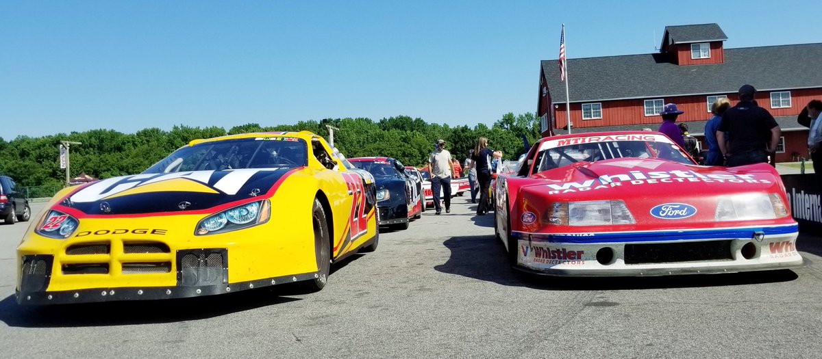 BRMamericas's tweet photo. #SundayFunday from @VIRNow as @HSR_race #historic #racing continues...🏁 #BRM #OfficialTimepiece https://t.co/MhhMfdaYHK