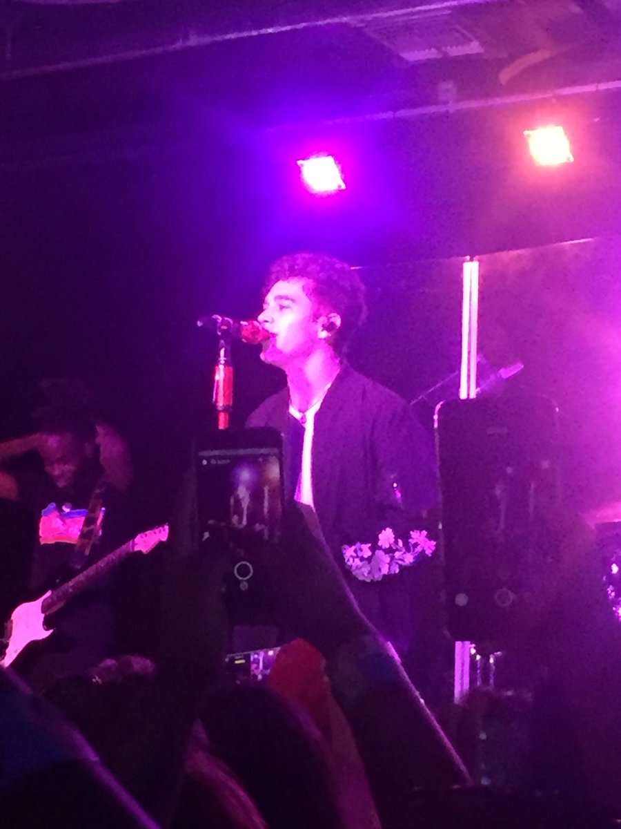 dimelochris12's tweet photo. I can't believe last night happened๐ญโค๏ธ๐๐ป #ForMePlusYouTour #SanAntonio #AustinMahone https://t.co/l0maHMVlrq