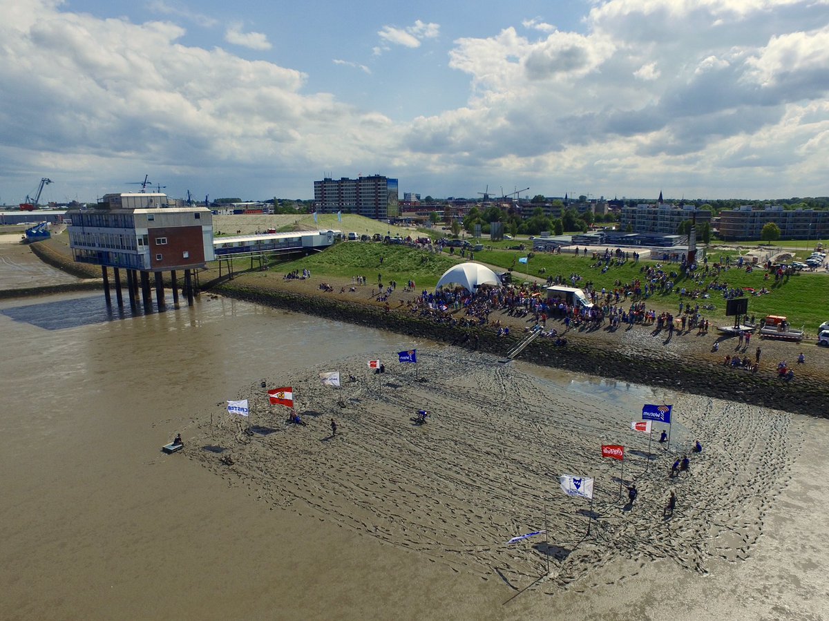 #Pinksterfeesten #Delfzijl 2017 met #sliksleeën <a href="/JCIDDD/">JCIDDD</a> <a href="/Pinksterfeestdz/">Pinksterfeesten</a>