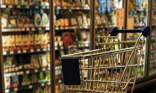 ecommerceweek1's tweet photo. End of the #supermarket queue as @Barclaycard plans checkout-free #shopping using #mobile phones >https://t.co/LWnq6EEcPk… https://t.co/OsbCi2BlyT