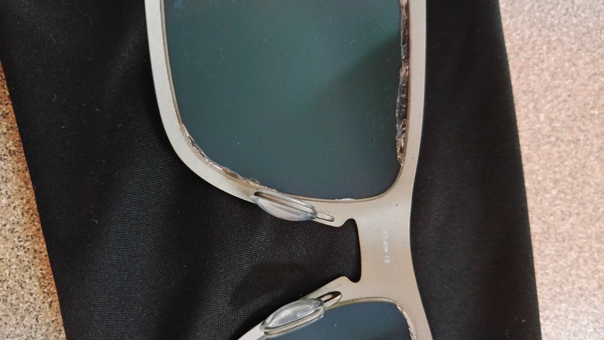 overclock's tweet photo. @oakley why are my new halbrook prizm lenses flaking? https://t.co/PQuoEPpesc