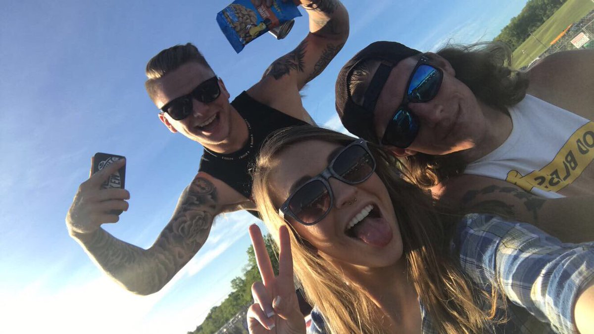 giannamgalasso's tweet photo. jason aldean was too much fun last night 🤠 #firstofthesummer https://t.co/KsOs7idoK9