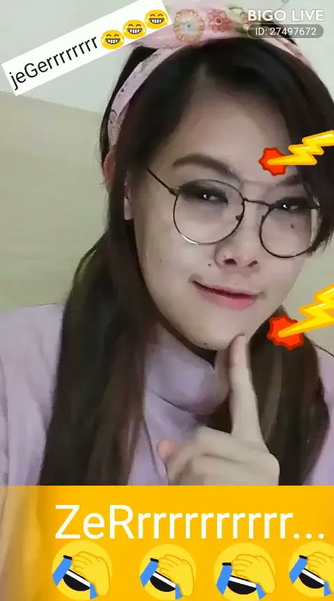 HarrrySW's tweet photo. "Maka pahala puasa nya ,,
Ronn ..... Tokkk!!!"
#Ramadhantiba
#jilbabstyle
#talentedstar
#aukAh
#Zerr https://t.co/P6JBH9G8bm https://t.co/JhoEY2BSj4