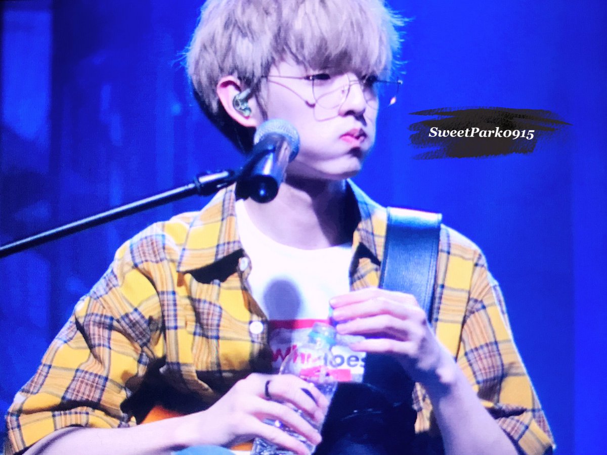 sweetpark_0915's tweet photo. 170604 EVERYDAY6 Concert in June
Preview 3P
#데이식스 #제이 #Jae 
#EveryDAY6
#DAY6 #SUNRISE
#반드시웃는다 #I_Smile https://t.co/6e1AvelmPr