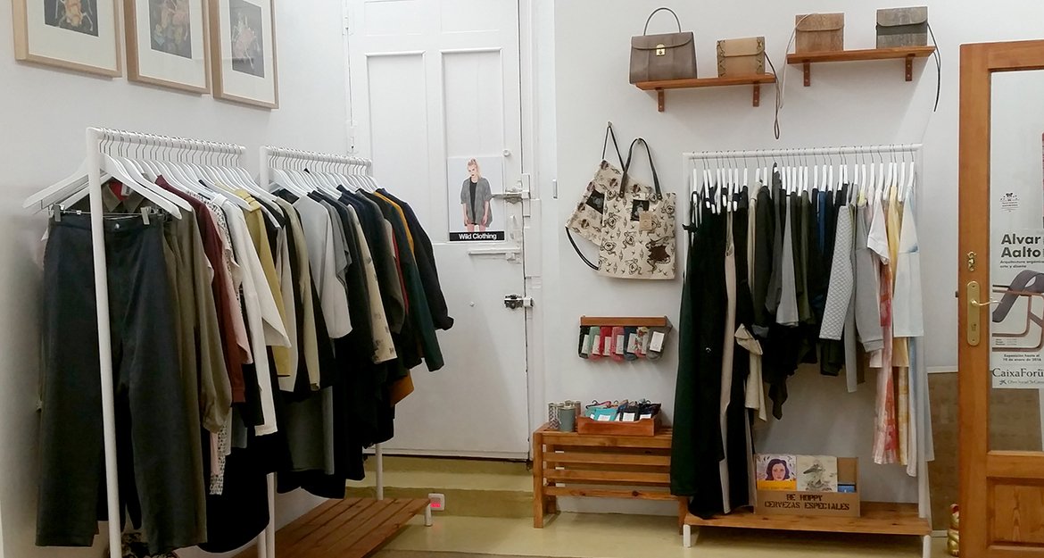 Barriolasletras's tweet photo. #Diseño responsable en el centro de #Madrid. En @SomosMiseria apuestan por la #calidad y los nuevos #diseñadores españoles. ¡Visítales! https://t.co/AckgWysW9b