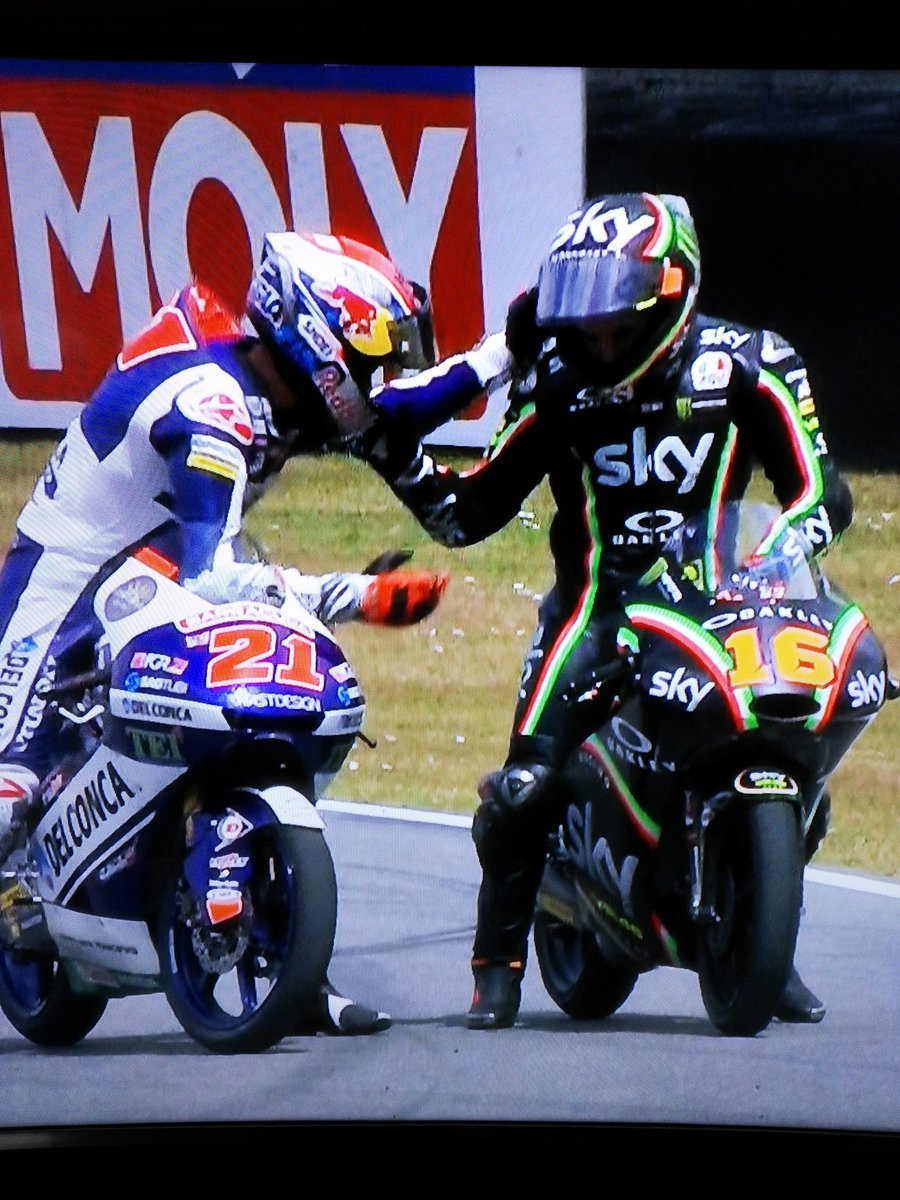 matt_t18's tweet photo. Grandissima gara di #Moto3 al #Mugello, complimenti a #Migno per la vittoria e a #DiGianantonio per il secondo posto #italiangp https://t.co/ctEN2LRXb7