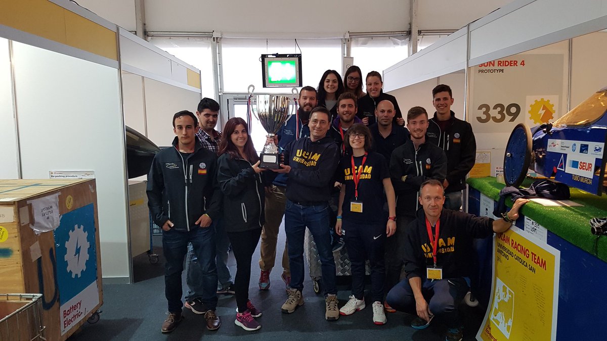 UPCT SOLAR TEAM (@upctsolarteam) on Twitter photo En Londres tuvimos al lado a nuestros compañeros <a href="/UCAMRacingTeam/">UCAM Racing Team</a> y pasamos una gran semana con ellos 😊 En Londres tuvimos al lado a nuestros compañeros <a href="/UCAMRacingTeam/">UCAM Racing Team</a> y pasamos una gran semana con ellos 😊