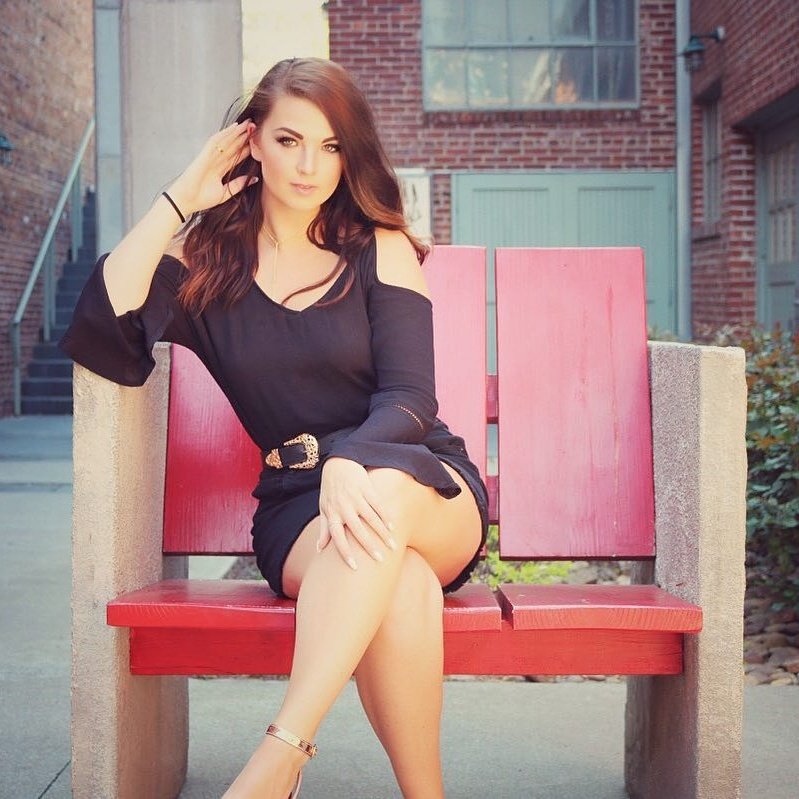 Happy Birthday Jess Moskaluke I wish you a wonderful day    