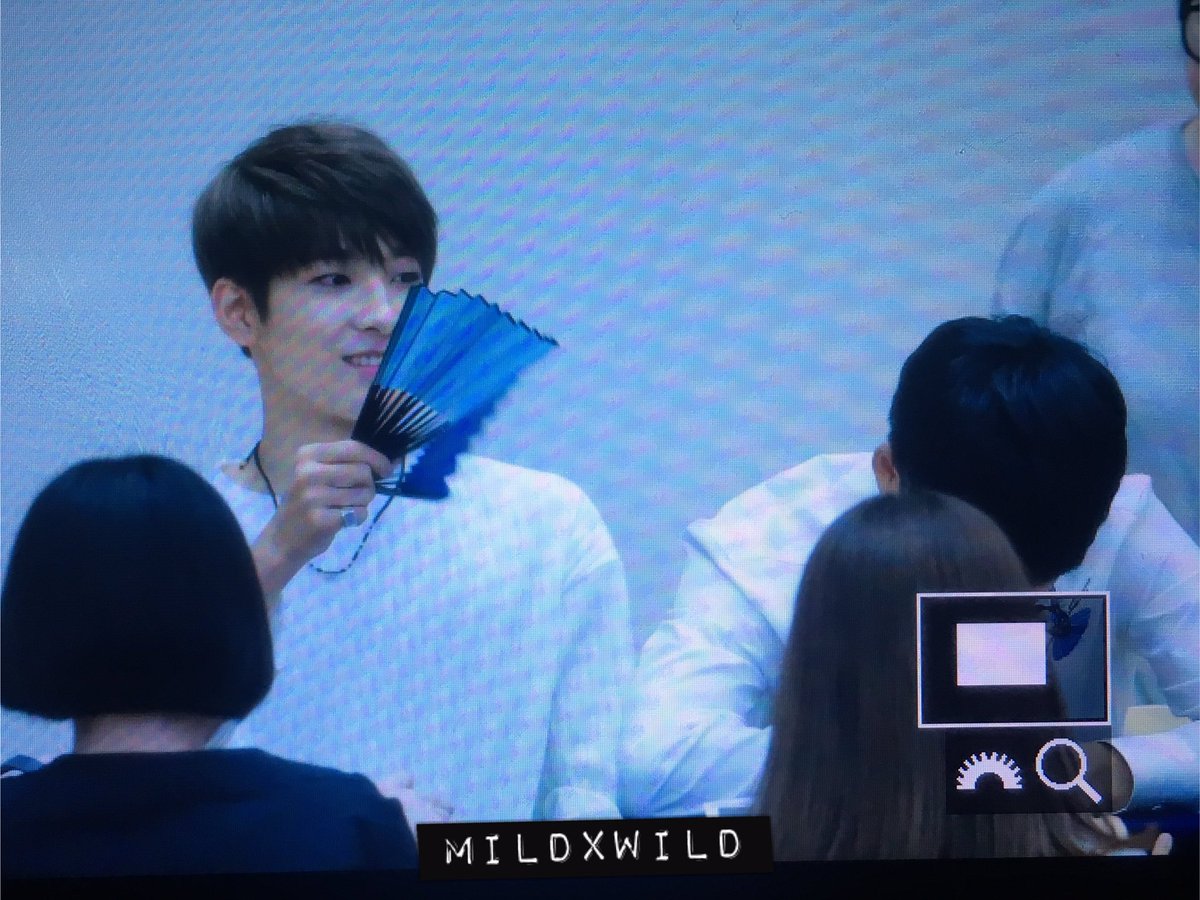 MEANIE_PH's tweet photo. [PREVIEW] 170604 Gwanghamun Fansign #세븐틴 #민규 #MINGYU #원우 #WONWOO #울고_싶지_않아 ©mildxwild https://t.co/zOmOUwwxPh