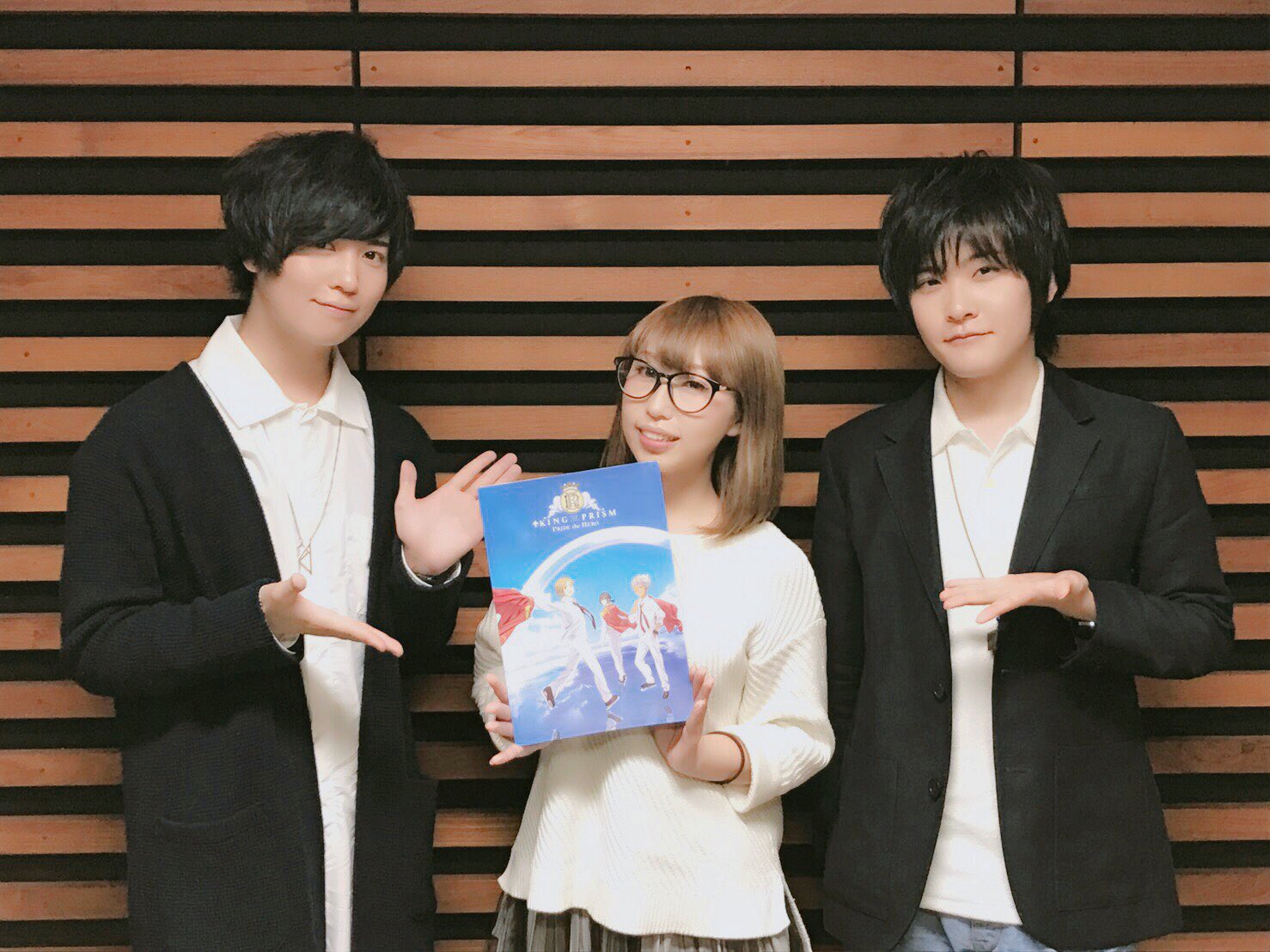 斉藤壮馬さん　永塚拓馬さん　サイン入り　映画プレスシート DBeK1VHV0AATO2u.jpg:large