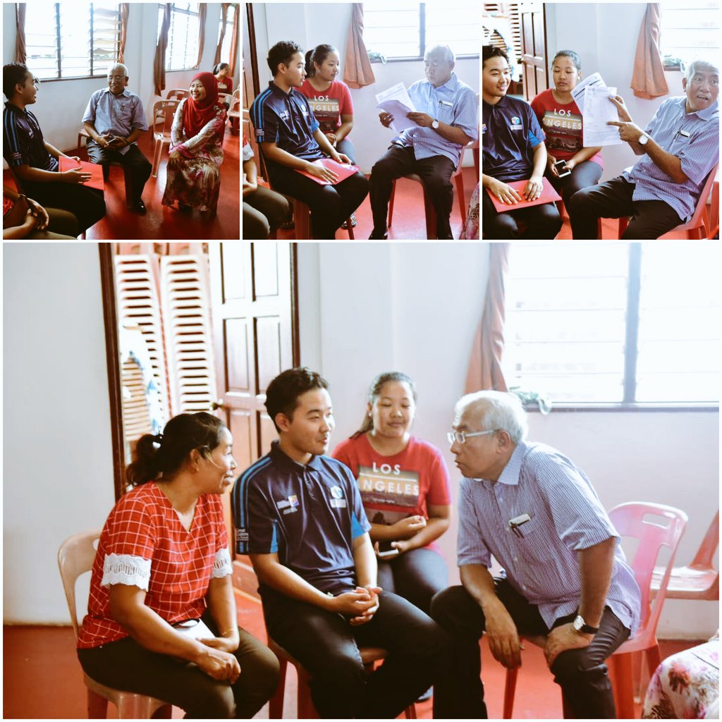 MahdzirKhalid's tweet photo. Bincang ttg haluan pendidikan lanjut dgn adik Chow Wai Loon & keluarga beliau.Pelajar Siam dr #PadangTerap yg cemerlang #STPM2016 https://t.co/Skr4e3wOat