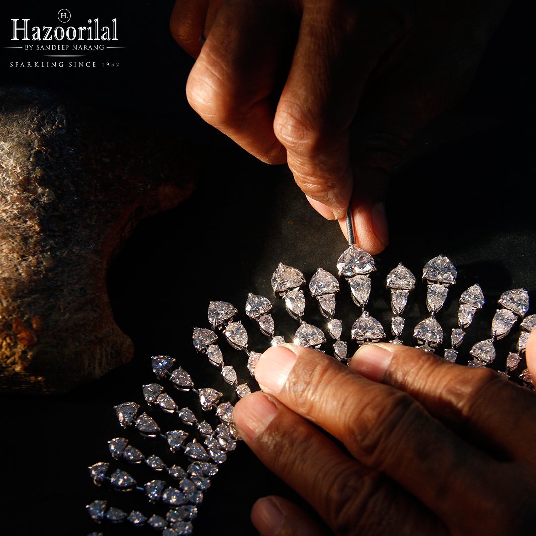 HazoorilalGK's tweet photo. The Journey of The Masterpiece.
#HazoorilalBySandeepNarang #Diamonds #FancyCuts #FineJewelry #HighJewellery #DlfEmporio #ItcMaurya https://t.co/e2aTOAk3V1