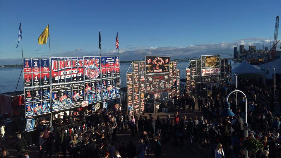 Y fait beau au parc portuaire !!! Venez manger des ribs 🍖🍗🥓☀️☀️☀️ ouvert jusqu'à 22h !!! #ribfest #TroisRivieres <a href="/TourismQuebec/">Bonjour Québec</a> #Canada150