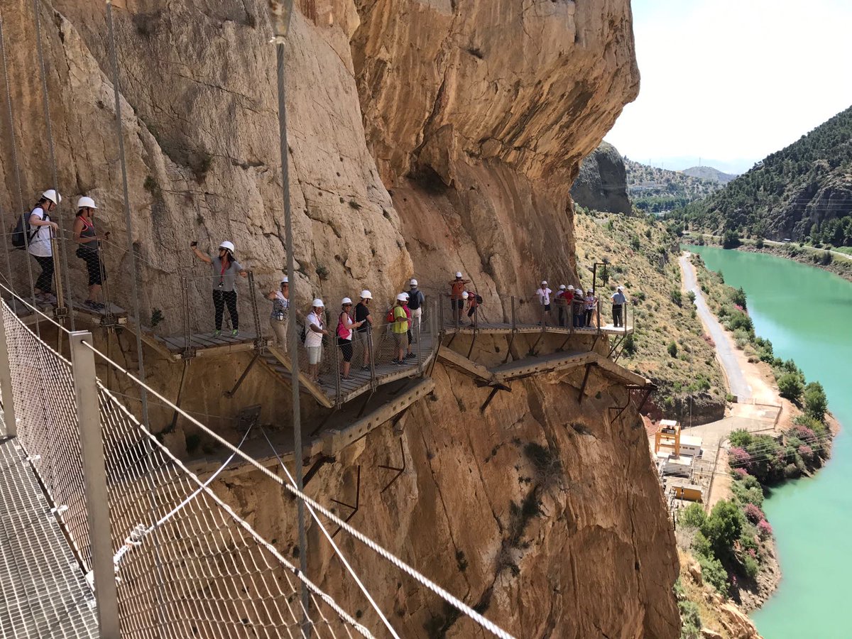 rbviajes's tweet photo. Vista únicas de nuestro grupo en un lugar único. Vente al #CaminitoDelRey con nosotros https://t.co/lMN5OhgNPE