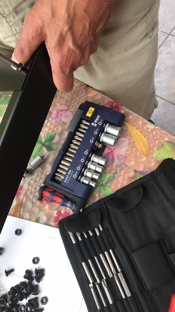MadevToolsNL's tweet photo. Even on Holiday, @weratoolsuk is standard equipment. How to assemble a brand new BBQ. https://t.co/1Td75beTUr