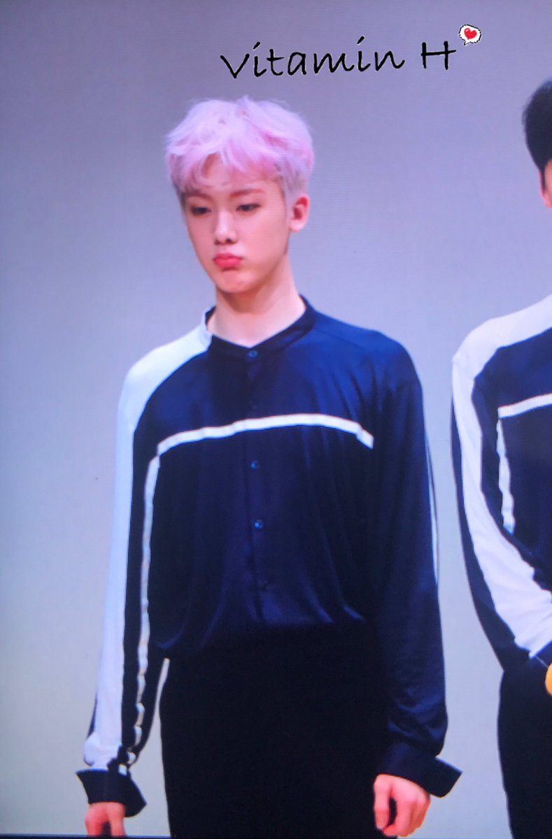 Vitamin_Ha's tweet photo. 170604 목동 팬싸 #아스트로 #ASTRO #윤산하 #산하 
@offclASTRO #Baby https://t.co/kNiARfoVE1