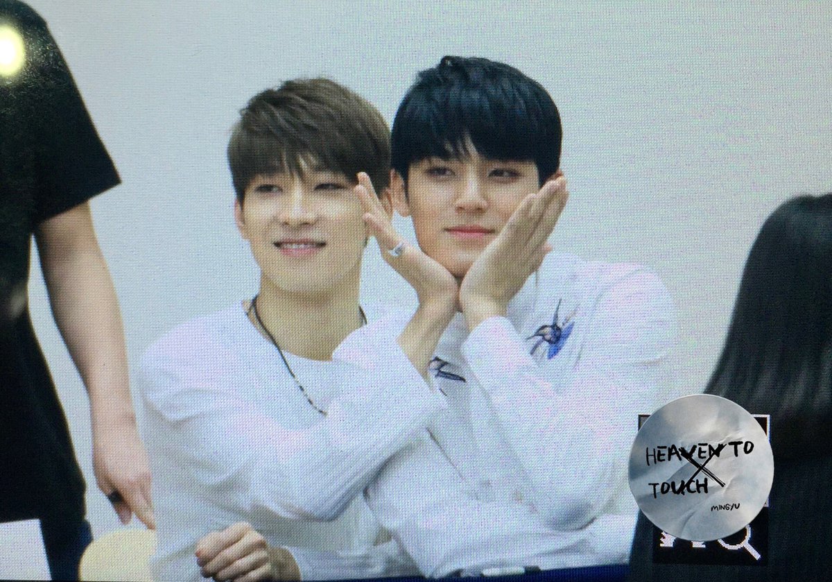 MEANIE_PH's tweet photo. [PREVIEW] 170604 Gwanghamun Fansign #세븐틴 #민규 #MINGYU #원우 #WONWOO #울고_싶지_않아 ©Heaven to Touch https://t.co/H6aW0K1Tv1