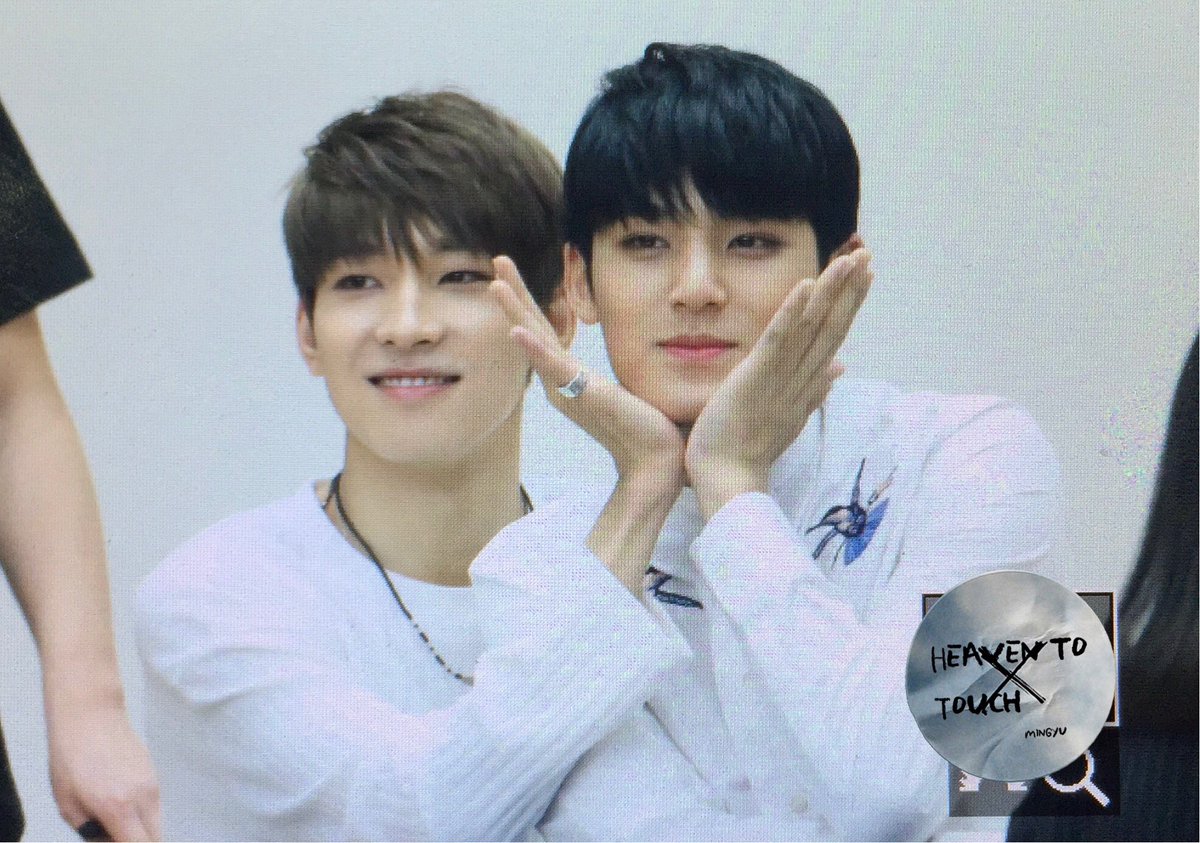 MEANIE_PH's tweet photo. [PREVIEW] 170604 Gwanghamun Fansign #세븐틴 #민규 #MINGYU #원우 #WONWOO #울고_싶지_않아 ©Heaven to Touch https://t.co/H6aW0K1Tv1