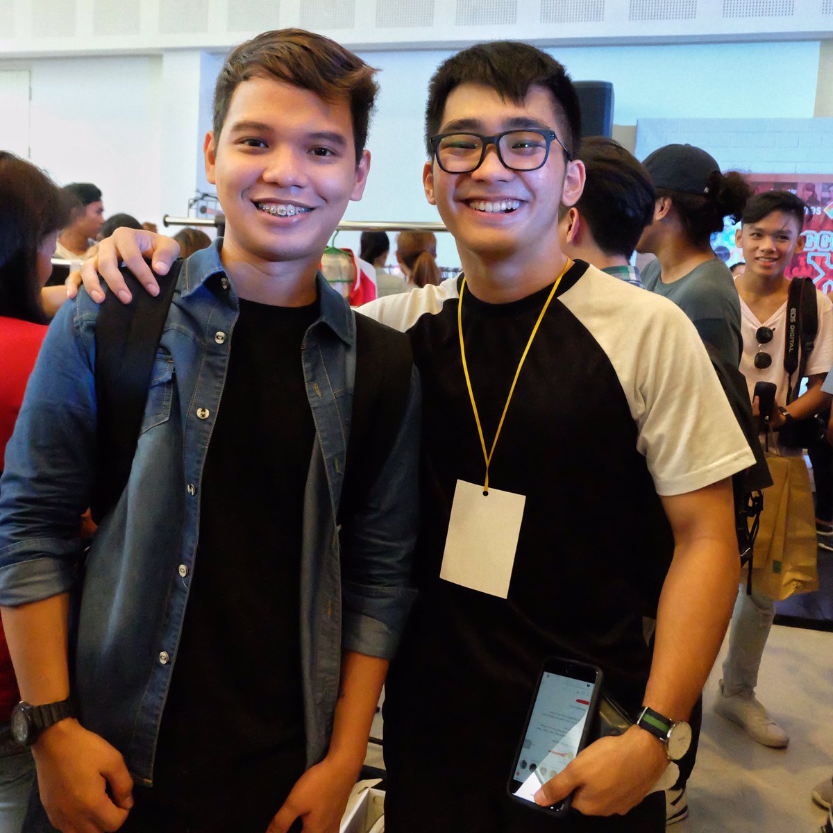 imcedric's tweet photo. #BU13 #BloggersUnited13 😊 https://t.co/GfDPzcgXto