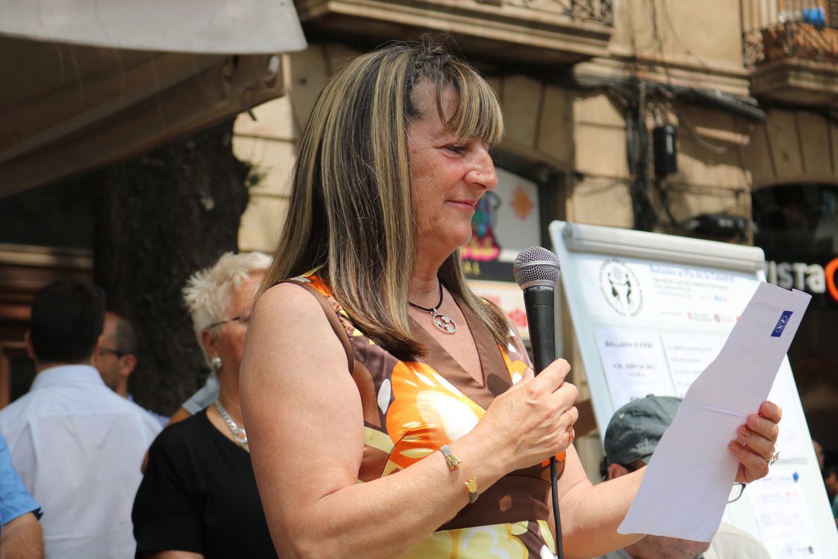ACFBarcelona's tweet photo. Moltes gràcies a tots els que heu vingut al recital "Sardana i Poesia" per celebrar avui el Dia de l'Associacionisme Cultural! #DASC2017 https://t.co/yXBIsNspUt