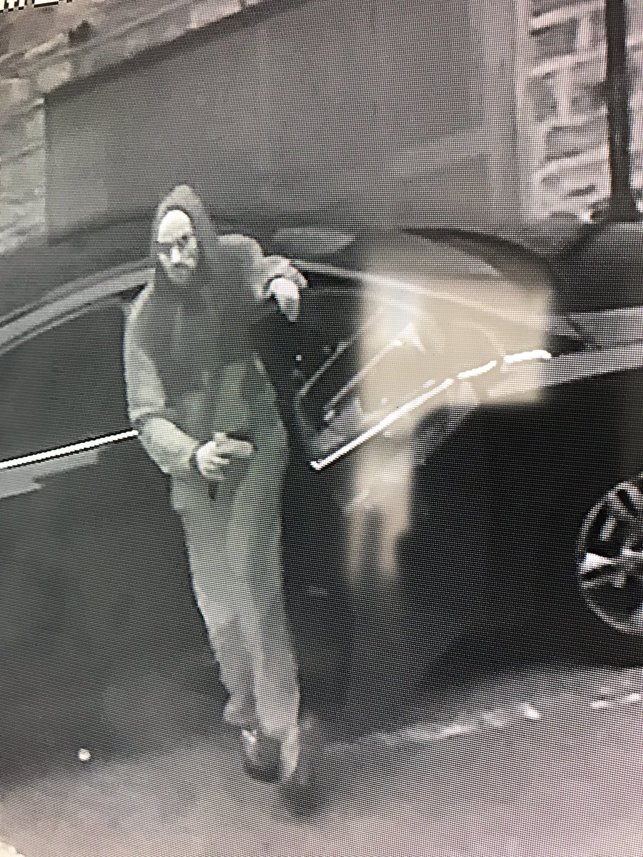 robparker1981's tweet photo. My car was broken into last night. Please RT to see if I can get a name to the face https://t.co/IwCQKaxGuS