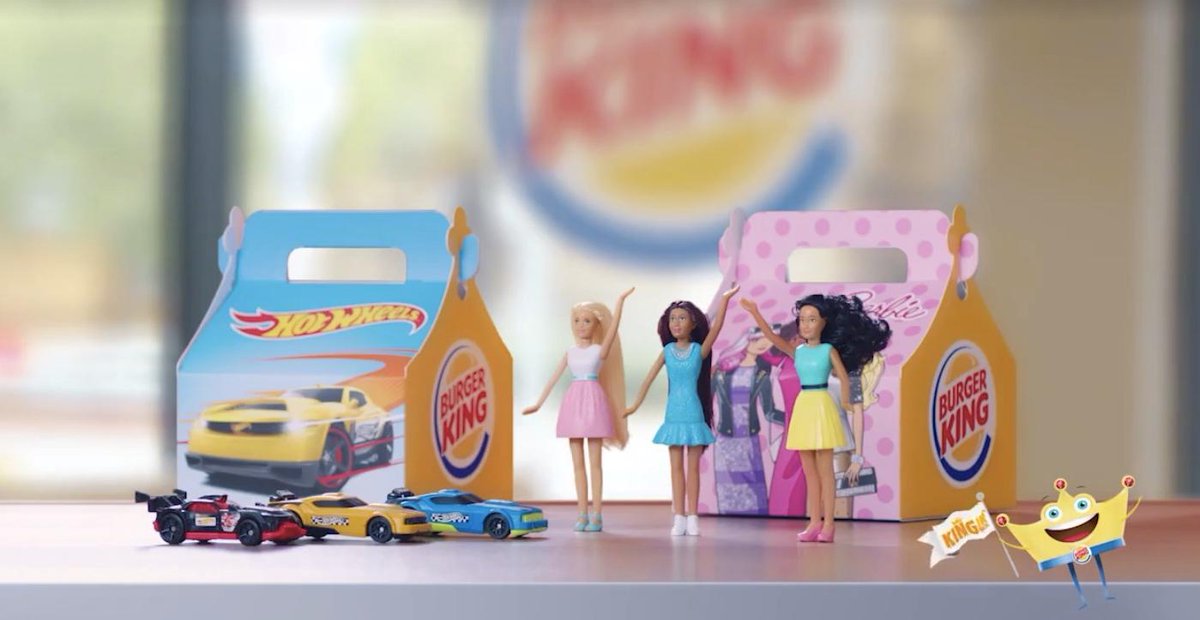 KonbiniFr's tweet photo. Et si on arrêtait de faire des menus enfants différents pour les filles et pour les garçons ? https://t.co/ECnXZJciSo https://t.co/8i9TaEcP1K