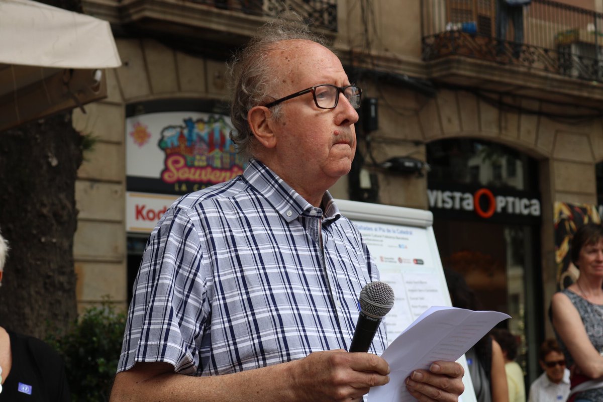 somsardana's tweet photo. Avui hem celebrat el Dia de l'Associacionisme Cultural amb el recital "Sardana i Poesia" amb la col·laboració de @ACFBarcelona! #DASC2017 https://t.co/2amOD8x5BS